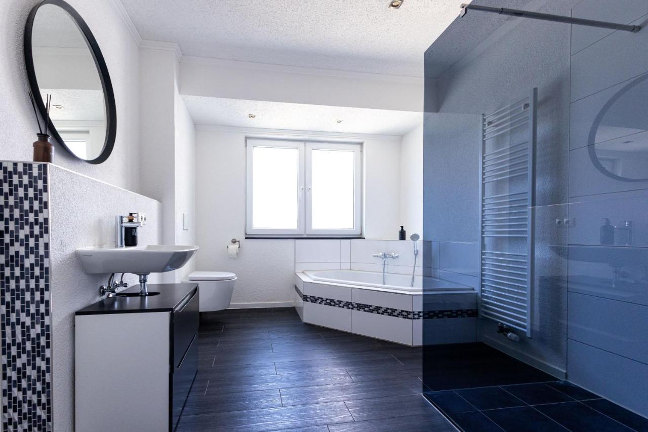Design Apartment Zentral Fuer 6 In Andernach: Ausblick, Wifi, Kueche Eksteriør billede